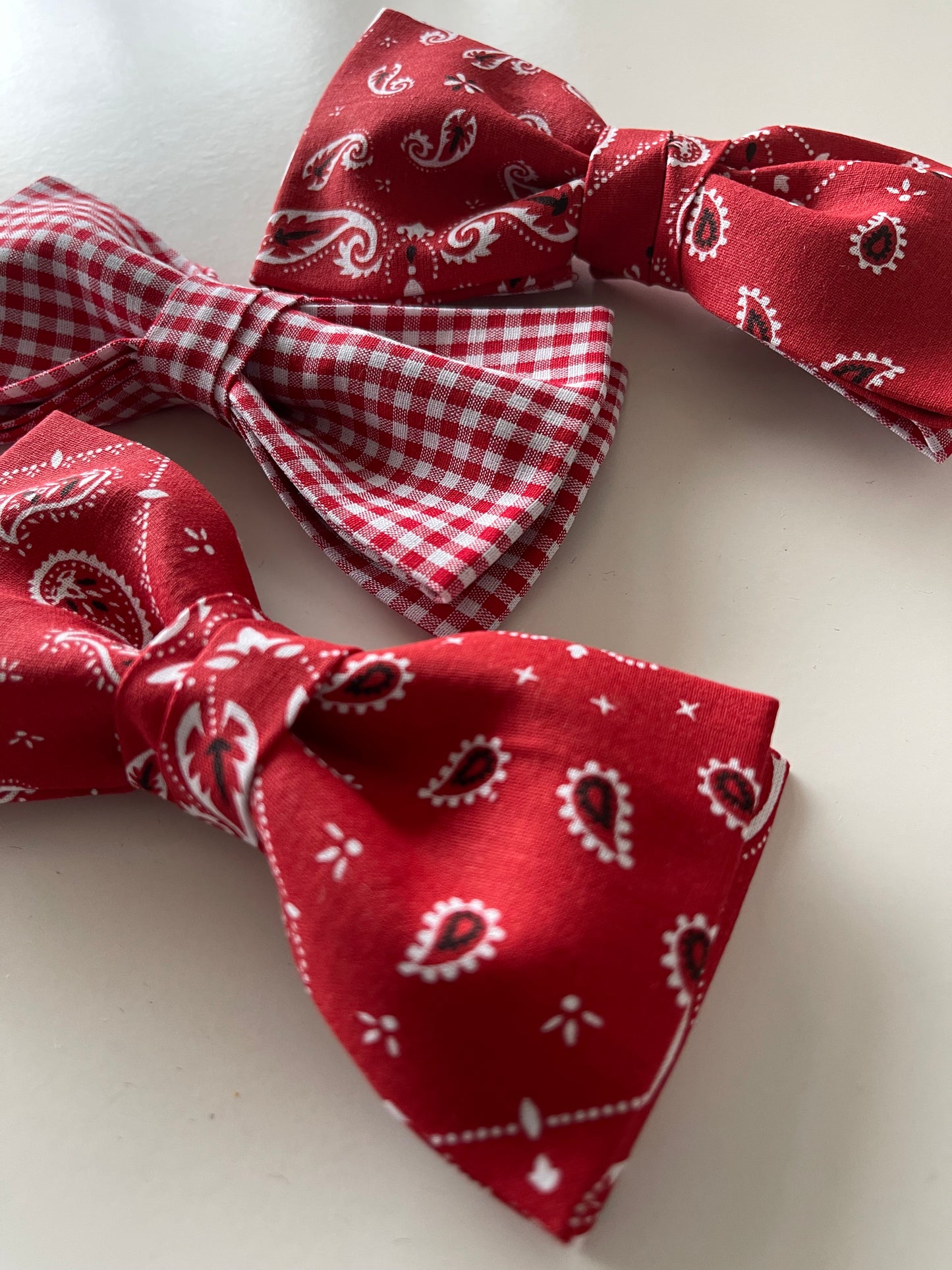 Bow tie Amaru