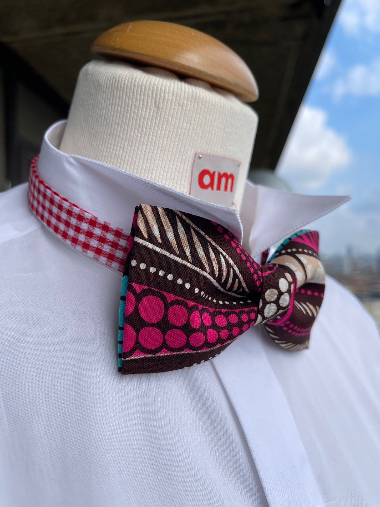 Bow tie Lazarus